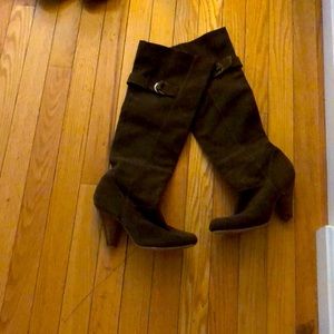 Olive slouched suede boots